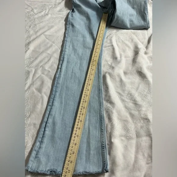 Zara High Rise Slim Fit Straight Leg Jeans in Light Blue Acid Wash - Picture 9 of 11